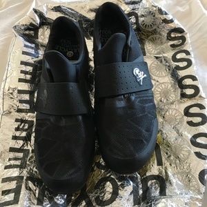 Pearl Izumi Cycling Shoes - Soul Cycle Legend Size